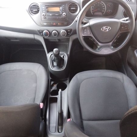 2018-Hyundai-Grand-i10-10-Fluid_2