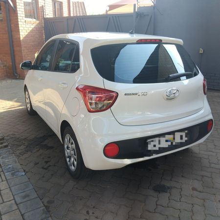 2018-Hyundai-Grand-i10-10-Fluid_3