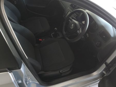 2020-Volkswagen-Polo-Vivo-14-Comfortline-5-dr_9