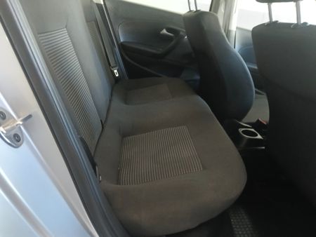 2020-Volkswagen-Polo-Vivo-14-Comfortline-5-dr_12