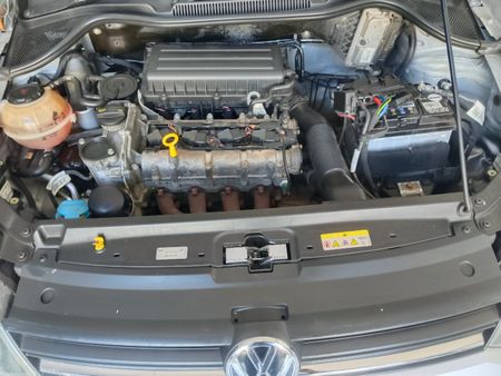 2020-Volkswagen-Polo-Vivo-14-Comfortline-5-dr_14