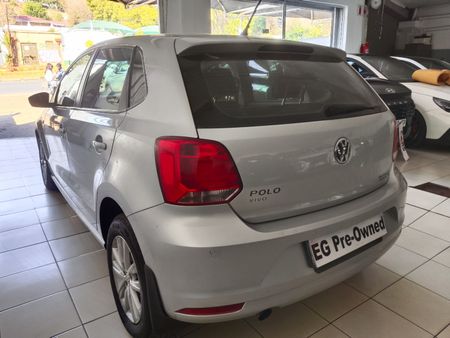 2020-Volkswagen-Polo-Vivo-14-Comfortline-5-dr_4