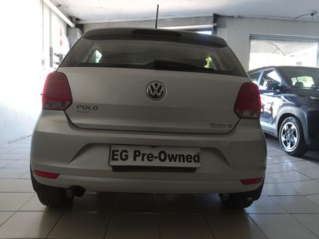 2020-Volkswagen-Polo-Vivo-14-Comfortline-5-dr_5