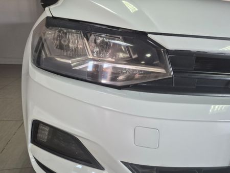 2021-Volkswagen-Polo-10-TSI-Trendline_2