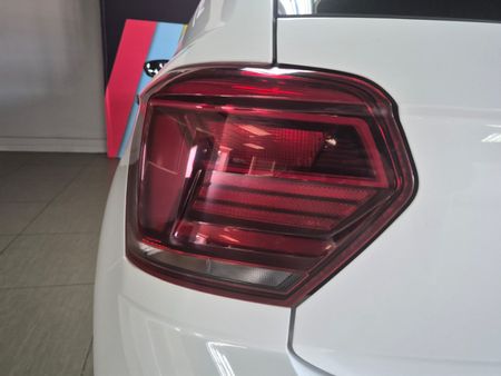 2021-Volkswagen-Polo-10-TSI-Trendline_3