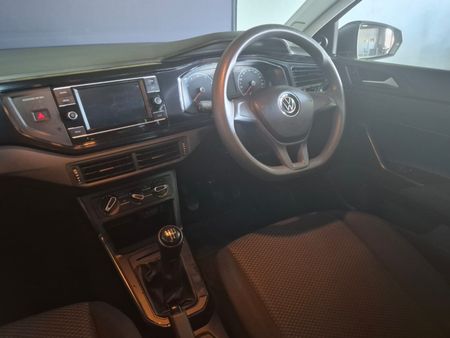 2021-Volkswagen-Polo-10-TSI-Trendline_7