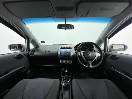 2007-Honda-Jazz-15i_9