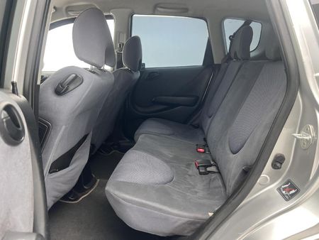2007-Honda-Jazz-15i_10