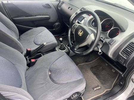 2007-Honda-Jazz-15i_12