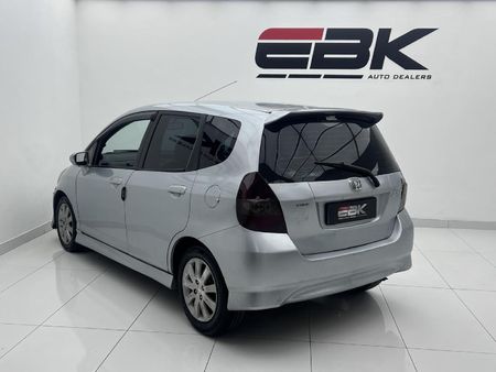 2007-Honda-Jazz-15i_3