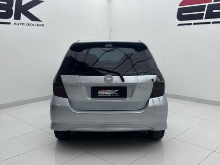 2007-Honda-Jazz-15i_4