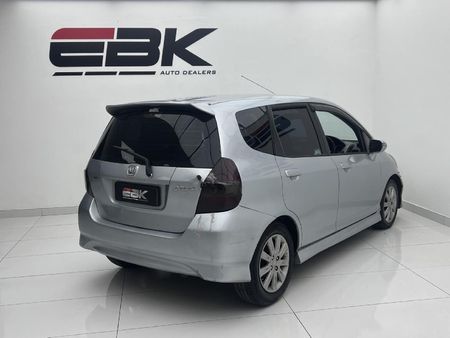 2007-Honda-Jazz-15i_5