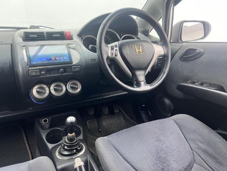 2007-Honda-Jazz-15i_7