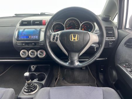 2007-Honda-Jazz-15i_8