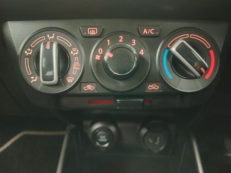 2023-Suzuki-Swift-12-GL-Auto_18