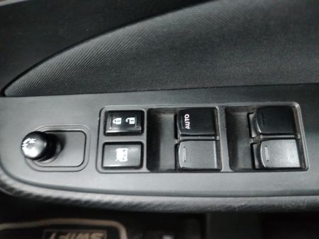 2023-Suzuki-Swift-12-GL-Auto_19