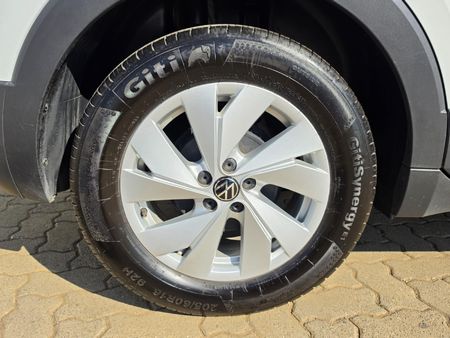 2025-Volkswagen-T-Cross-10-TSI_9