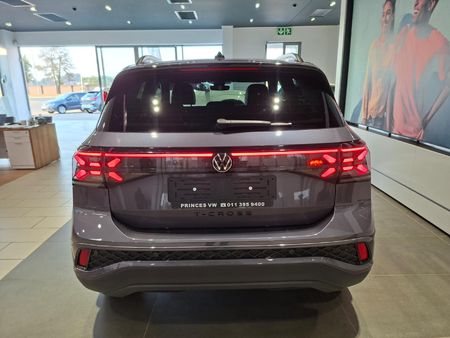 2026-Volkswagen-T-Cross-10-TSI-R-Line-Auto_3