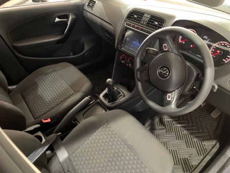 2025-Volkswagen-Polo-Vivo-14-Life_1