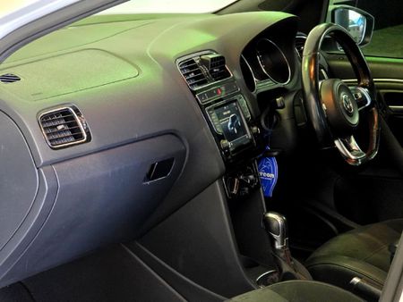 2015-Volkswagen-Polo-GTI-18-TSI-Auto_17