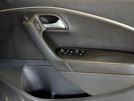 2015-Volkswagen-Polo-GTI-18-TSI-Auto_26