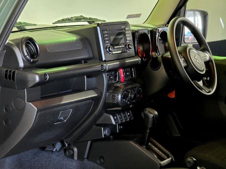 2022-Suzuki-Jimny-15-GL-Auto_11