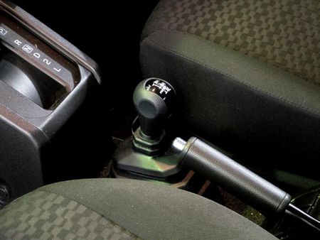 2022-Suzuki-Jimny-15-GL-Auto_13