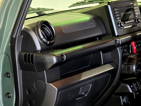 2022-Suzuki-Jimny-15-GL-Auto_14