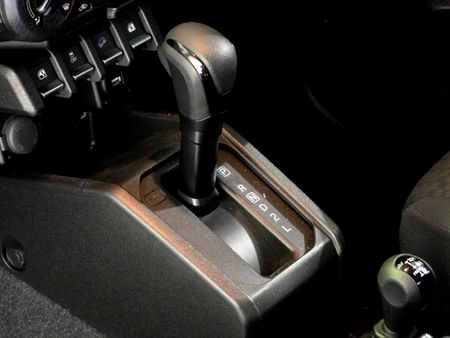 2022-Suzuki-Jimny-15-GL-Auto_16