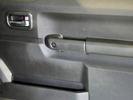 2022-Suzuki-Jimny-15-GL-Auto_18