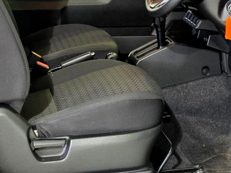 2022-Suzuki-Jimny-15-GL-Auto_22