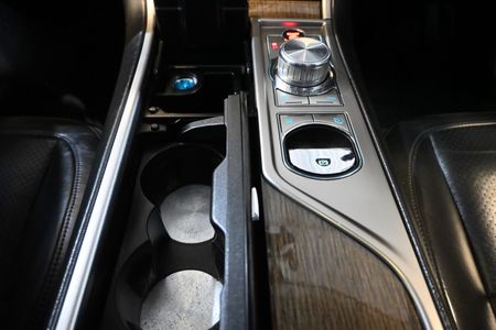 2010-Jaguar-XF-XFR-50-Supercharged-Sport-6-Speed-Shiftable-Auto_10