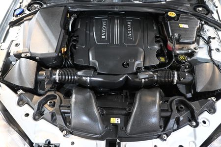 2010-Jaguar-XF-XFR-50-Supercharged-Sport-6-Speed-Shiftable-Auto_18