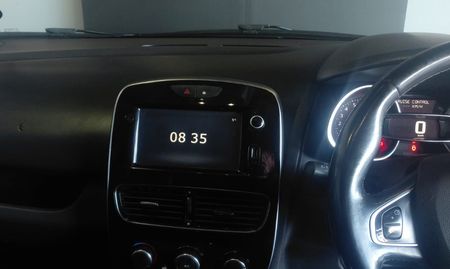 2017-Renault-Clio-IV-900T-Dynamique-5-dr-66kW_10