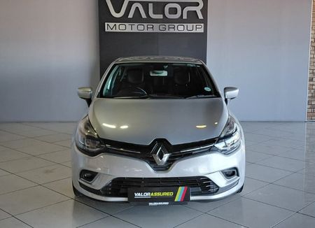 2017-Renault-Clio-IV-900T-Dynamique-5-dr-66kW_1