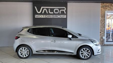 2017-Renault-Clio-IV-900T-Dynamique-5-dr-66kW_3