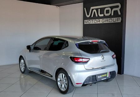2017-Renault-Clio-IV-900T-Dynamique-5-dr-66kW_4