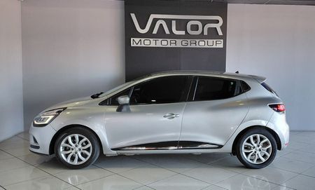 2017-Renault-Clio-IV-900T-Dynamique-5-dr-66kW_7