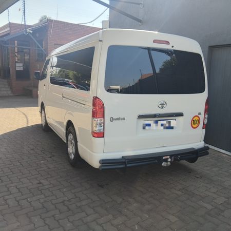 2018-Toyota-Quantum-27-10-seat_3