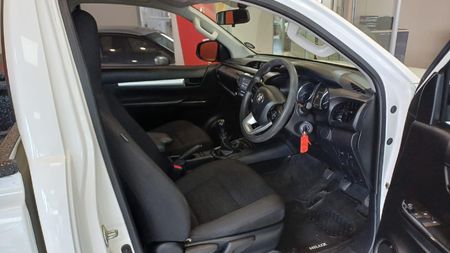 2023-Toyota-Hilux-24-GD-6-Raider-4x4-Single-Cab_7