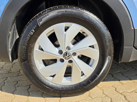 2025-Volkswagen-T-Cross-10-TSI-Auto_10