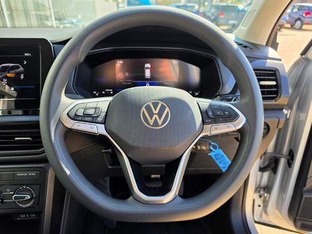 2025-Volkswagen-T-Cross-10-TSI-Auto_14