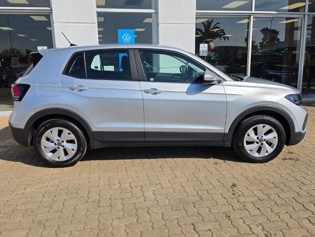 2025-Volkswagen-T-Cross-10-TSI-Auto_1