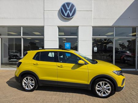 2025-Volkswagen-T-Cross-10-TSI-Life-Auto_0