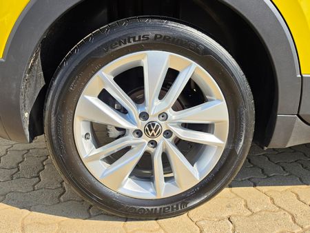 2025-Volkswagen-T-Cross-10-TSI-Life-Auto_10