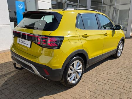 2025-Volkswagen-T-Cross-10-TSI-Life-Auto_2