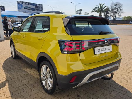 2025-Volkswagen-T-Cross-10-TSI-Life-Auto_4