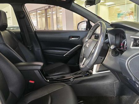 2022-Toyota-Corolla-Cross-18-XS_13
