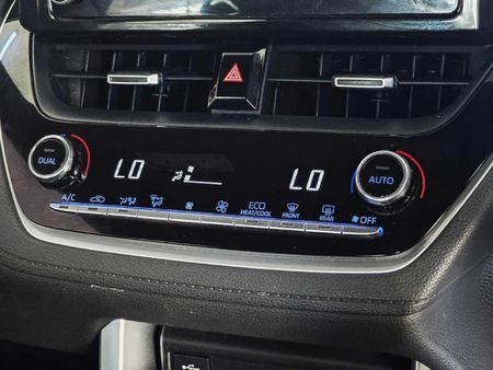 2022-Toyota-Corolla-Cross-18-XS_16