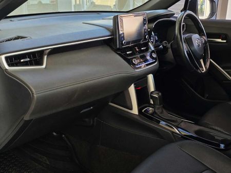 2022-Toyota-Corolla-Cross-18-XS_19